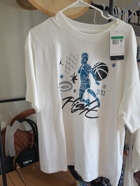 Jordan White Short-Sleeve Graphic 'Flight' Tee with Blue Print